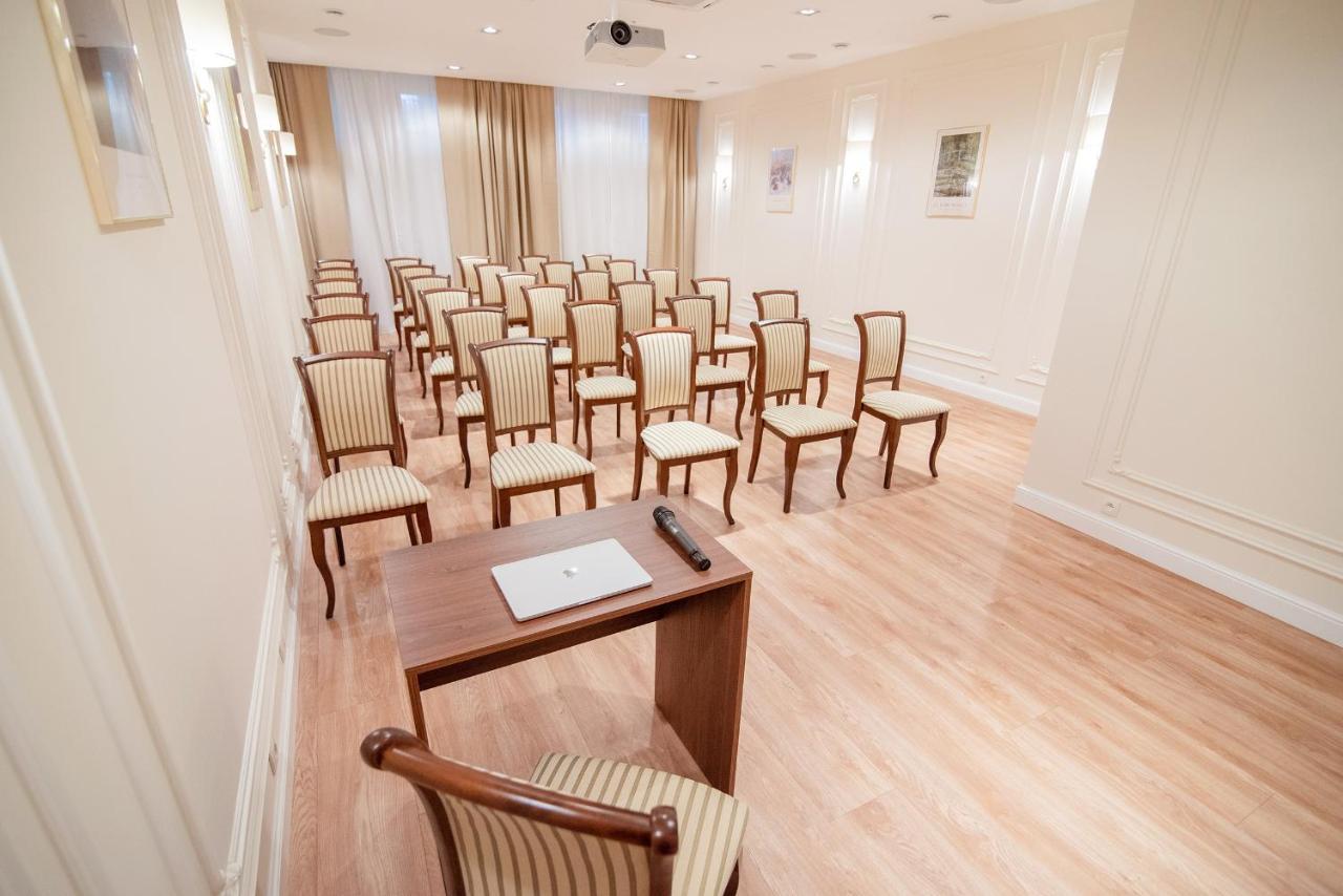 W Sercu Krakowa Aparthotel Buitenkant foto